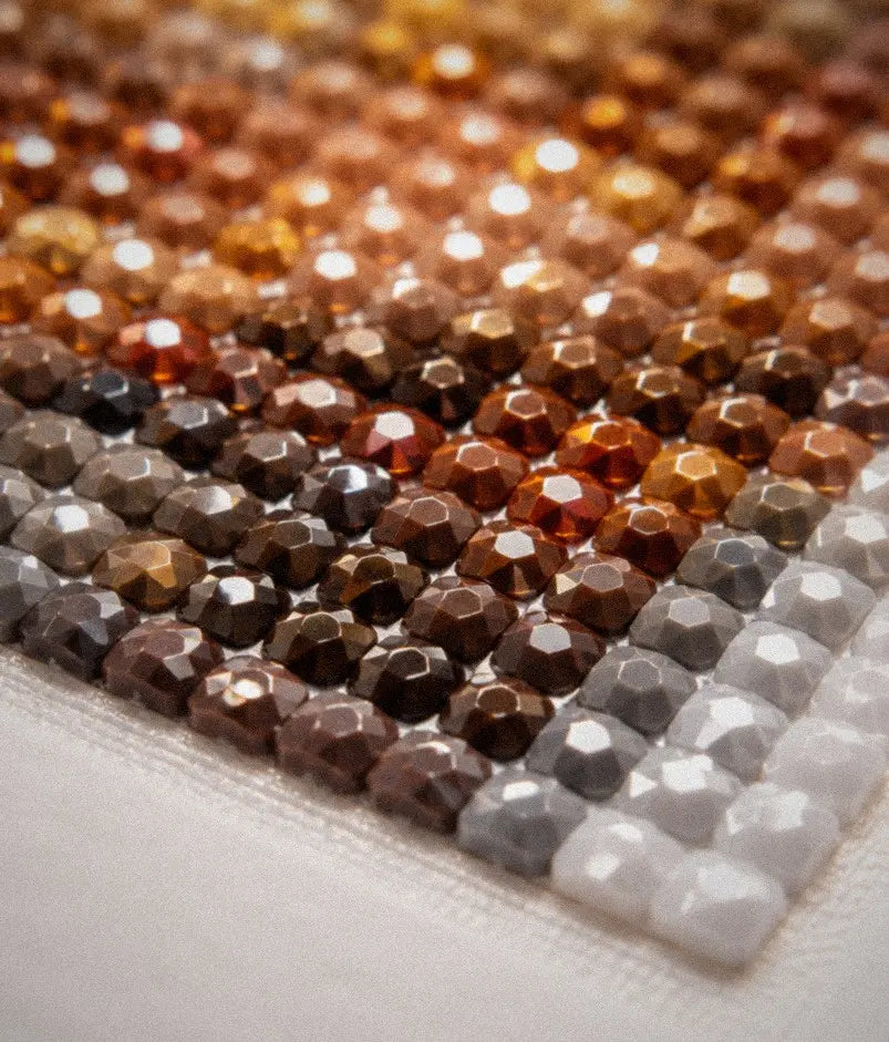 Vergleich von Diamond-Painting-Steinen in unterschiedlicher Qualitaet